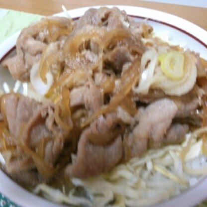 豚こま丼美味しかったです♪野菜もたくさん食べれて大満足♪